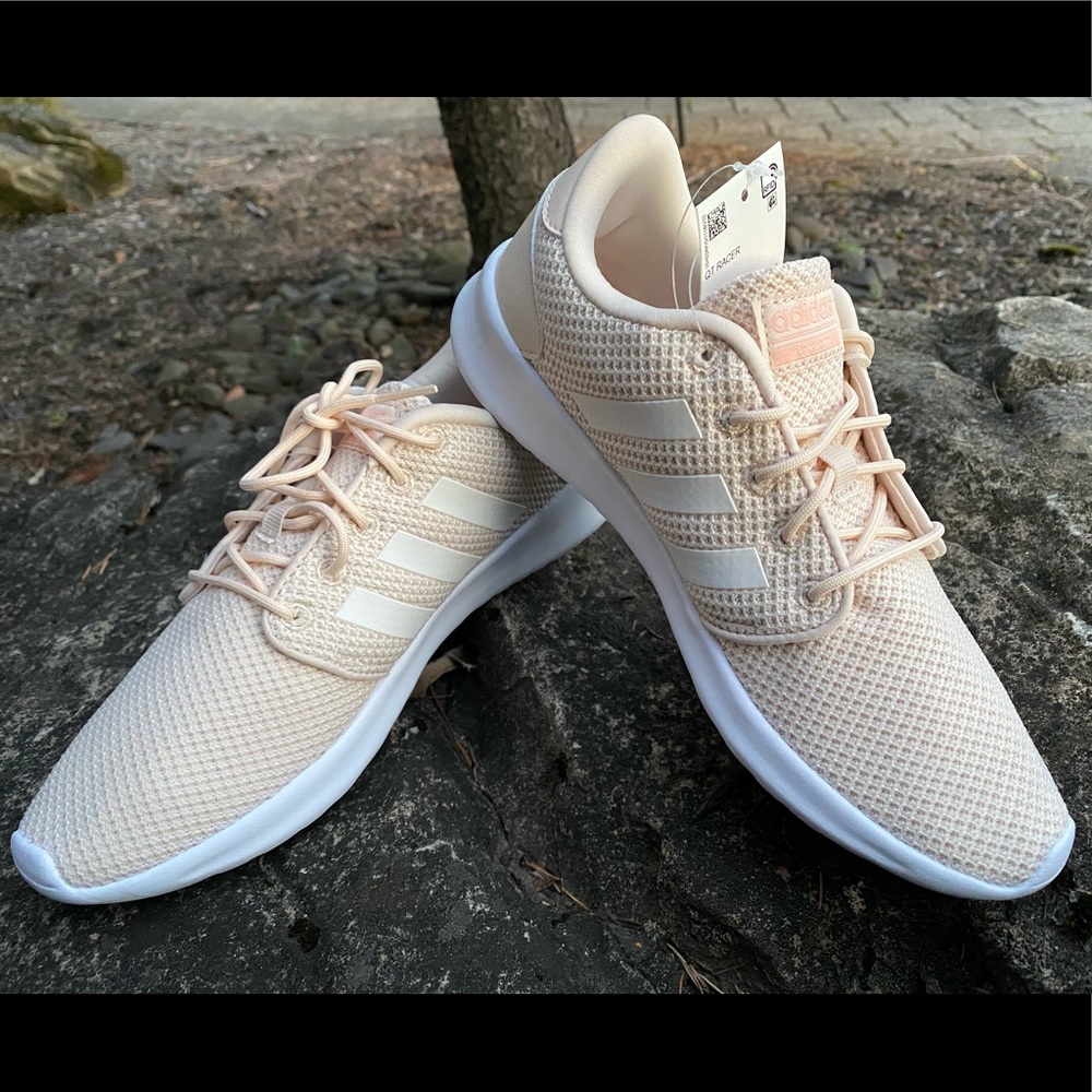 Adidas QT RACER women’s running shoe cream 6.5